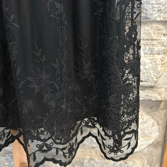 Lace pull on skirt - Picture 3 of 8